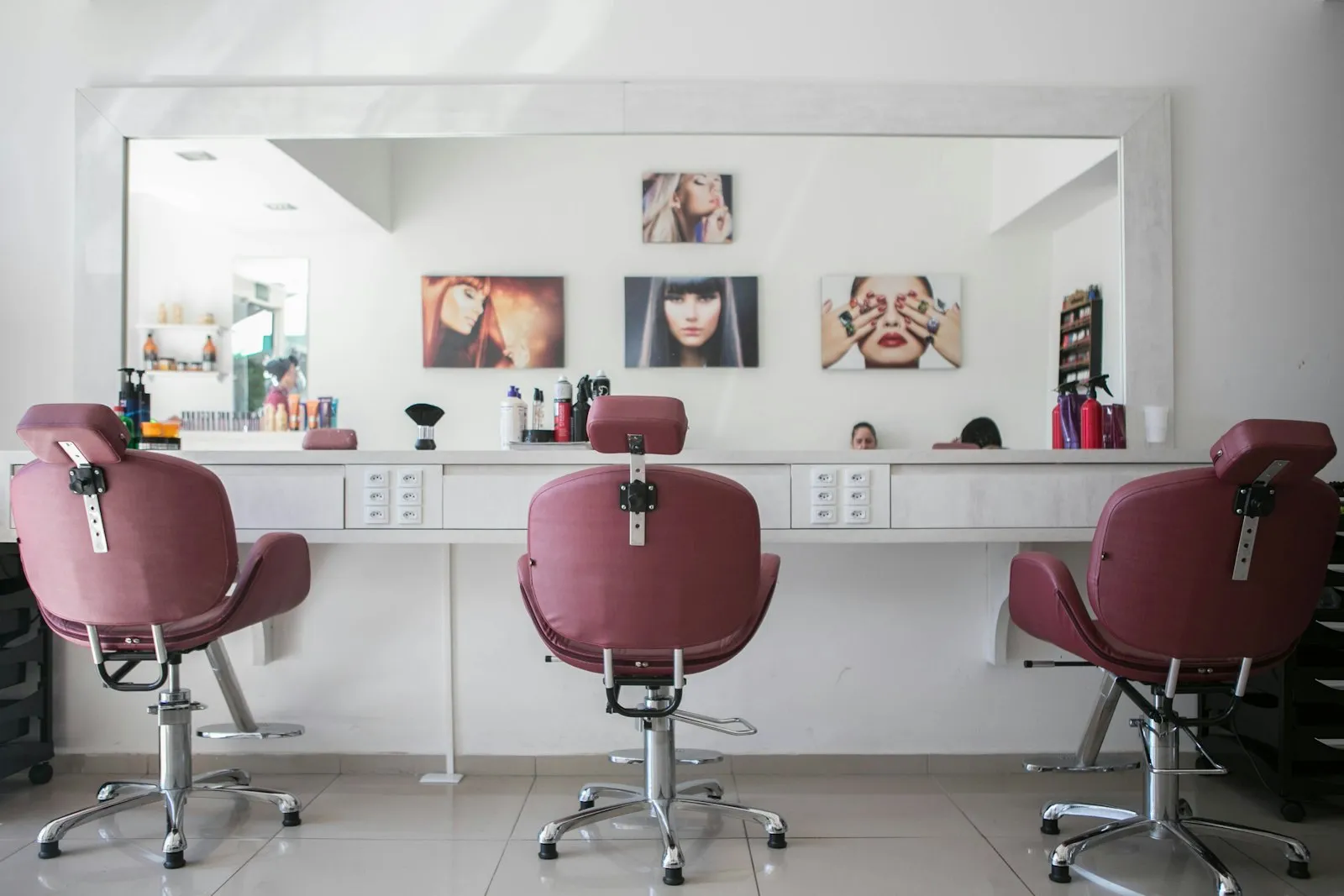 Adesthic Hair